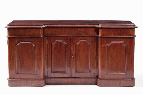 Credenza in legno a 4 ante. Inghilterra XIX secolo  - Asta Antiquariato Settembre - Associazione Nazionale - Case d'Asta italiane