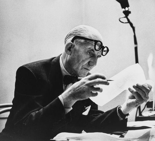 Robert Doisneau : Bonjour Monsieur Le Corbusier  - Asta Fotografia - Associazione Nazionale - Case d'Asta italiane