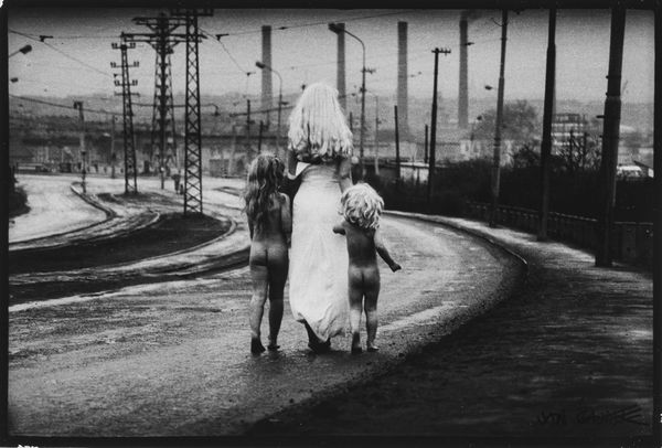 JAN SAUDEK : Destiny walks DOWN to the River  - Asta Fotografia - Associazione Nazionale - Case d'Asta italiane