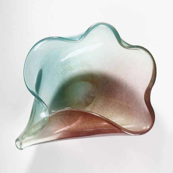 SEGUSO ARCHIMEDE (1909 - 1999) : Ciotola della serie Polveri in vetro trasparente azzurrino rosso e foglia oro  - Asta Asta 376 | VETRI DI MURANO E DEL XX SECOLO E CERAMICHE - VETRI DI MURANO E FRANCESI, CERAMICHE Virtuale - Associazione Nazionale - Case d'Asta italiane