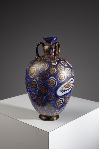 LA MURRINA : Grande vaso in vetro blu decorato a murrine multicolori e impreziosito da foglia oro  - Asta Asta 376 | VETRI DI MURANO E DEL XX SECOLO E CERAMICHE - VETRI DI MURANO E FRANCESI, CERAMICHE Virtuale - Associazione Nazionale - Case d'Asta italiane