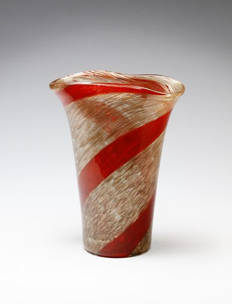 MARTENS DINO (1894 - 1970) : Vaso in vetro a mace avventurina a grandi fasce  ritorte avventurina  e  rosso, bocca  svasata sagomata, per Aureliano Toso  - Asta Asta 376 | VETRI DI MURANO E DEL XX SECOLO E CERAMICHE - VETRI DI MURANO E FRANCESI, CERAMICHE Virtuale - Associazione Nazionale - Case d'Asta italiane