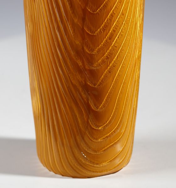 ZUCCHERI TONI (1937 - 2008) : Vaso Cilindrico in vetro arancio e cristallo della serie Tronchi mod. 714.3  - Asta Asta 376 | VETRI DI MURANO E DEL XX SECOLO E CERAMICHE - VETRI DI MURANO E FRANCESI, CERAMICHE Virtuale - Associazione Nazionale - Case d'Asta italiane