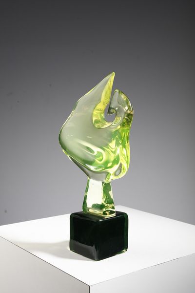 MANIFATTURA MURANESE : Grande scultura astratta in vetro sommerso verde  - Asta Asta 376 | VETRI DI MURANO E DEL XX SECOLO E CERAMICHE - VETRI DI MURANO E FRANCESI, CERAMICHE Virtuale - Associazione Nazionale - Case d'Asta italiane