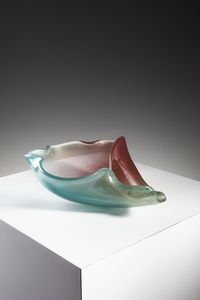 SEGUSO ARCHIMEDE (1909 - 1999) : Ciotola della serie Polveri in vetro trasparente azzurrino rosso e foglia oro  - Asta Asta 376 | VETRI DI MURANO E DEL XX SECOLO E CERAMICHE - VETRI DI MURANO E FRANCESI, CERAMICHE Virtuale - Associazione Nazionale - Case d'Asta italiane