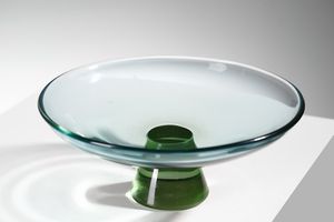 VETRERIA CENEDESE : attribuito. Coppa in vetro trasparente azzurrino e base in vetro  verde  - Asta Asta 376 | VETRI DI MURANO E DEL XX SECOLO E CERAMICHE - VETRI DI MURANO E FRANCESI, CERAMICHE Virtuale - Associazione Nazionale - Case d'Asta italiane