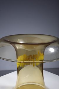 PELZEL PETER (n. 1937) : Vaso in vetro color pagliesco decorato con fasce di murrine gialle modello S/225 per La Murrina  - Asta Asta 376 | VETRI DI MURANO E DEL XX SECOLO E CERAMICHE - VETRI DI MURANO E FRANCESI, CERAMICHE Virtuale - Associazione Nazionale - Case d'Asta italiane