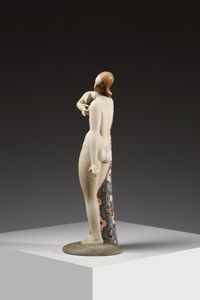 CACCIAPUOTI GUIDO (1892 - 1953) : Donna  - Asta Asta 376 | VETRI DI MURANO E DEL XX SECOLO E CERAMICHE - VETRI DI MURANO E FRANCESI, CERAMICHE Virtuale - Associazione Nazionale - Case d'Asta italiane