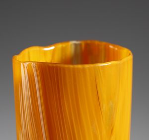 ZUCCHERI TONI (1937 - 2008) : Vaso Cilindrico in vetro arancio e cristallo della serie Tronchi mod. 714.3  - Asta Asta 376 | VETRI DI MURANO E DEL XX SECOLO E CERAMICHE - VETRI DI MURANO E FRANCESI, CERAMICHE Virtuale - Associazione Nazionale - Case d'Asta italiane