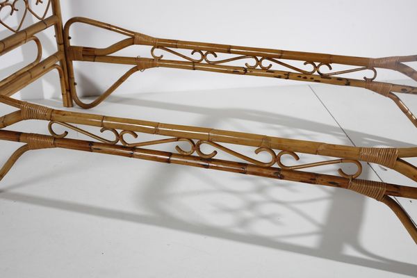 AGNOLI TITO (1931 - 2012) : nello stile di. Coppia di letti  - Asta Asta 378 | DESIGN E ARTI DECORATIVE DEL NOVECENTO - DESIGN Online - Associazione Nazionale - Case d'Asta italiane