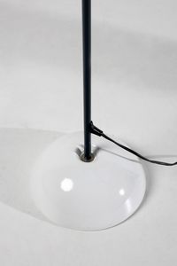 CASTIGLIONI ACHILLE (1918 - 2002) : Lampada da terra BiBip per Floss  - Asta Asta 378 | DESIGN E ARTI DECORATIVE DEL NOVECENTO - DESIGN Online - Associazione Nazionale - Case d'Asta italiane