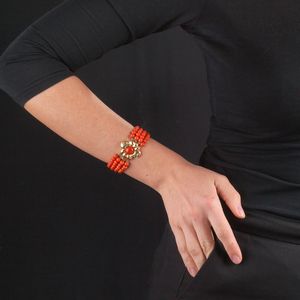 BRACCIALE A FASCIA IN CORALLO  - Asta Gioielli  - Associazione Nazionale - Case d'Asta italiane