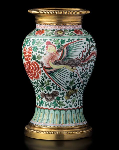 Vaso in porcellana Famiglia Verde con figure di fenici e decori floreali, Cina, Dinastia Qing, epoca Kangxi (1662-1722)  - Asta Fine chinese works of art - Associazione Nazionale - Case d'Asta italiane