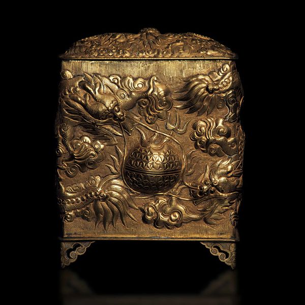 Cofanetto in bronzo dorato con figure di draghi a rilievo, Cina, Dinastia Qing, XIX secolo  - Asta Fine chinese works of art - Associazione Nazionale - Case d'Asta italiane