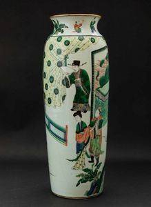 Vaso in porcellana Famiglia Verde raffigurante scena di vita comune e fanciulli, Cina, Dinastia Qing, XIX secolo  - Asta Fine chinese works of art - Associazione Nazionale - Case d'Asta italiane