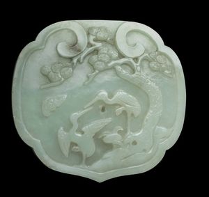 Grande Ruyi finemente scolpito in giada Celadon e russet con decori naturalistici a rilievo, Cina, Dinastia Qing, epoca Qianlong (1736-1796)  - Asta Fine chinese works of art - Associazione Nazionale - Case d'Asta italiane