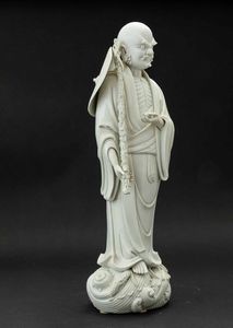 Figura di Damo in porcellana Blanc de Chine, Dehua, Cina, Dinastia Qing, XIX secolo  - Asta Fine chinese works of art - Associazione Nazionale - Case d'Asta italiane