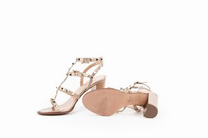 Valentino : Sandalo Rockstud  - Asta Luxury Fashion - Associazione Nazionale - Case d'Asta italiane