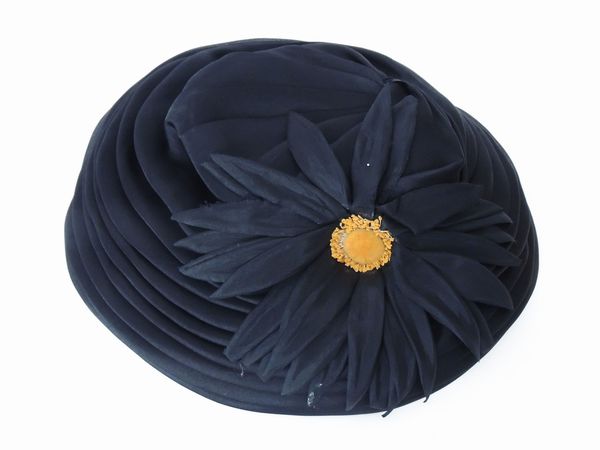 Cappello in seta e paglia nera  - Asta Abiti e accessori vintage  - Associazione Nazionale - Case d'Asta italiane