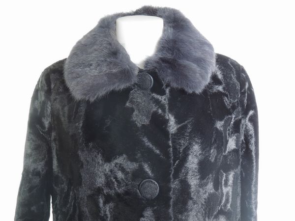 Cappotto in ecopelliccia nera  - Asta Abiti e accessori vintage  - Associazione Nazionale - Case d'Asta italiane