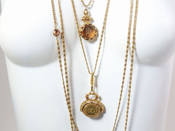 Collana multifilo in metallo e vetro, Goldette  - Asta Abiti e accessori vintage  - Associazione Nazionale - Case d'Asta italiane