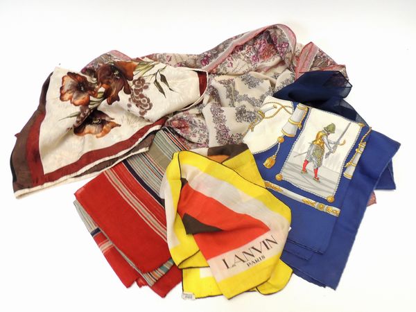 Lotto di foulard in seta e lana  - Asta Abiti e accessori vintage  - Associazione Nazionale - Case d'Asta italiane