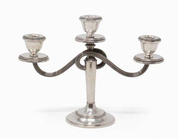 Candelabro a tre fiamme in argento  - Asta L'Arte della Tavola - Associazione Nazionale - Case d'Asta italiane