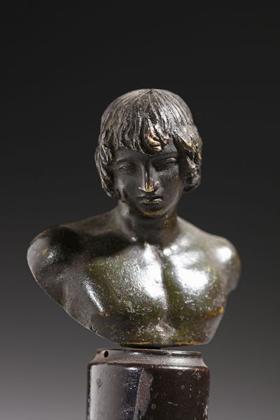 BRONZISTA DEL XIX SECOLO : Busto di fanciullo in bronzo, probabilmente Antinoo  - Asta Asta 379 | ARTE ANTICA E DEL XIX SECOLO - Dipinti antichi e antiquariato  Online - Associazione Nazionale - Case d'Asta italiane