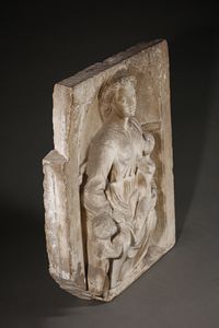 SCULTORE TOSCANO DELLA SECONDA MET DEL XV SECOLO : Allegoria della Carit entro una nicchia prospettica  - Asta Asta 379 | ARTE ANTICA E DEL XIX SECOLO - Dipinti antichi e antiquariato  Online - Associazione Nazionale - Case d'Asta italiane