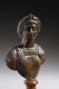 BRONZISTA DEL XVII SECOLO : Due busti in bronzo raffiguranti un imperatore romano e una figura femminile  - Asta Asta 379 | ARTE ANTICA E DEL XIX SECOLO - Dipinti antichi e antiquariato  Online - Associazione Nazionale - Case d'Asta italiane