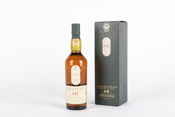 Scozia : Lagavulin 16 YO White Horse Distillers  - Asta Vini e distillati - Associazione Nazionale - Case d'Asta italiane