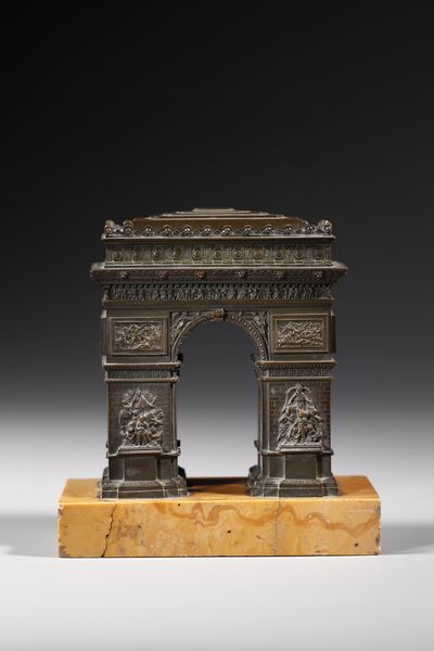 BRONZISTA DEL XIX SECOLO : Arc de Triomphe in bronzo su base in marmo giallo  - Asta Asta 381 | ARTE ANTICA E DEL XIX SECOLO - Dipinti del XIX secolo  Online - Associazione Nazionale - Case d'Asta italiane