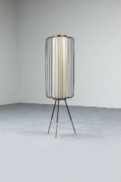 PRODUZIONE ITALIANA : Lampada da terra in marmo  metallo verniciato  ottone e tela. Anni '50 h. cm 145  - Asta Design e illuminazione - Associazione Nazionale - Case d'Asta italiane