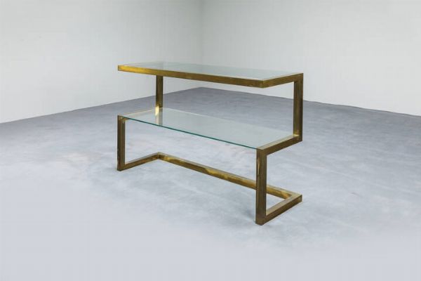 PRODUZIONE ITALIANA : Console con struttura in ottone  piani in vetro. Anni '70 cm 76x130x40  - Asta Design e illuminazione - Associazione Nazionale - Case d'Asta italiane