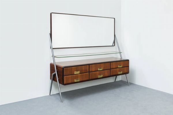 SILVIO CAVATORTA : Mobile contenitore in legno  ottone nichelato  cristallo specchiato e piano in vetro. Anni '50 cm 120x189x48  - Asta Design e illuminazione - Associazione Nazionale - Case d'Asta italiane