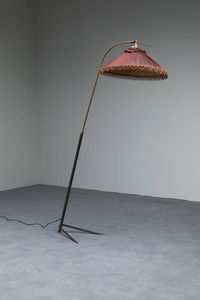 PRODUZIONE ITALIANA - Lampada da terra in ottone  paralume in tessuto. Anni '50 h cm 174