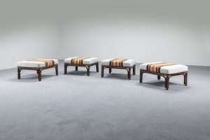 PRODUZIONE ITALIANA - Quattro sgabelli con struttura in bamboo  sedute imbottite rivestite in tessuto. Anni '70 cm 40x67x59