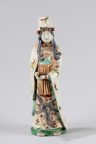 Antica Guanyin in ceramica policroma, manifattura orientale  - Asta Arte orientale / 东方艺术 - Associazione Nazionale - Case d'Asta italiane