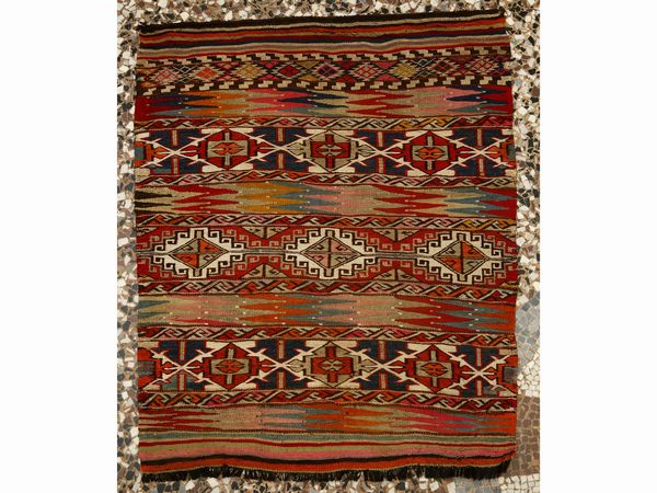 Tappeto Kilim di vecchia manifattura  - Asta L'arte di arredare - Associazione Nazionale - Case d'Asta italiane