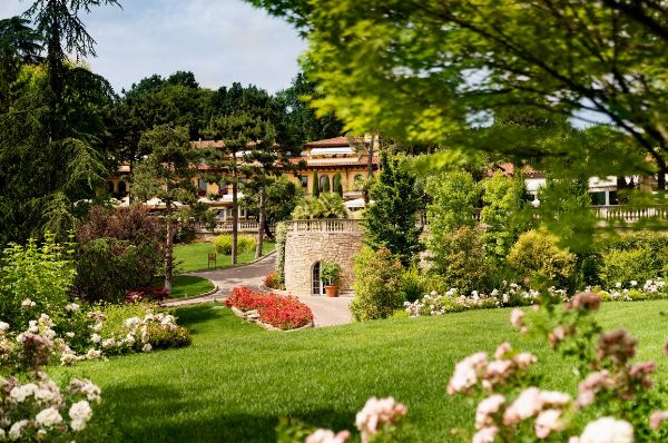 Relais & Chteau Da Vittorio - Brusaporto (Bergamo)  - Asta Pandolfini per Amici di URI - Asta Benefica per Sostenere la Ricerca Scientifica Urologica - Associazione Nazionale - Case d'Asta italiane