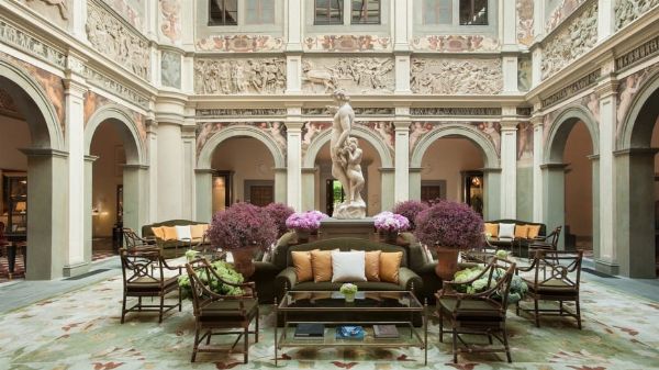 Four Seasons Hotel Firenze  - Asta Pandolfini per Amici di URI - Asta Benefica per Sostenere la Ricerca Scientifica Urologica - Associazione Nazionale - Case d'Asta italiane