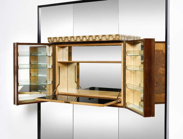 BORSANI OSVALDO (1911 - 1985) : Mobile bar  - Asta Asta 383 | DESIGN E ARTI DECORATIVE DEL NOVECENTO - FINE DESIGN Tradizionale - Associazione Nazionale - Case d'Asta italiane