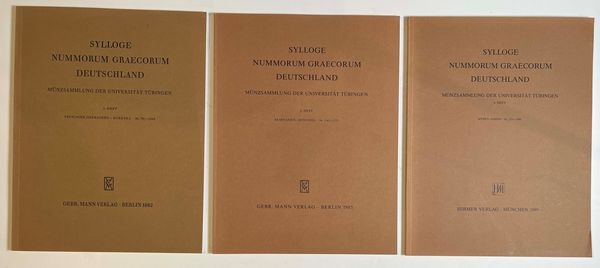 SYLLOGE NUMMORUM GRAECORUM DEUTSCHLAND. Lotto di tre volumi. Mnzsammlung der Universitt Tbingen.  - Asta Numismatica - Associazione Nazionale - Case d'Asta italiane