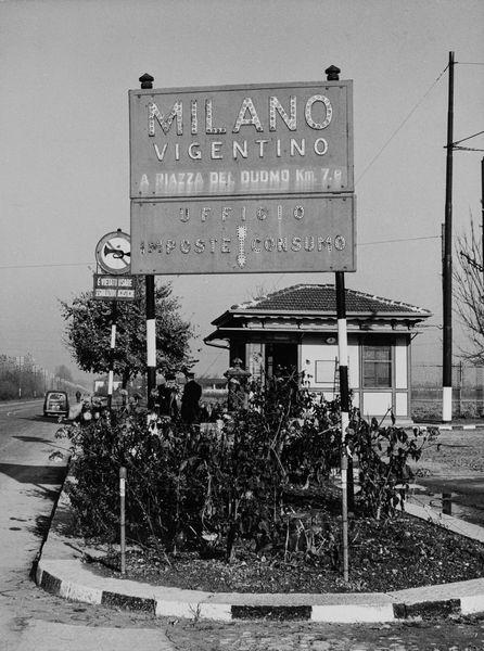 Mario de Biasi : Milano Vigentino  - Asta Fotografia: Under 1K - Associazione Nazionale - Case d'Asta italiane