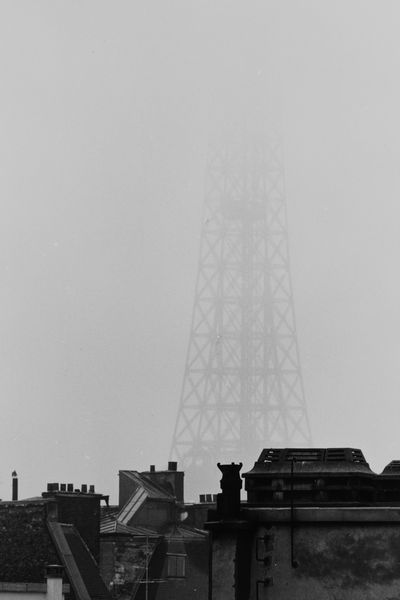 Andrè Kertèsz : Paris Tour Eiffel  - Asta Fotografia: Under 1K - Associazione Nazionale - Case d'Asta italiane