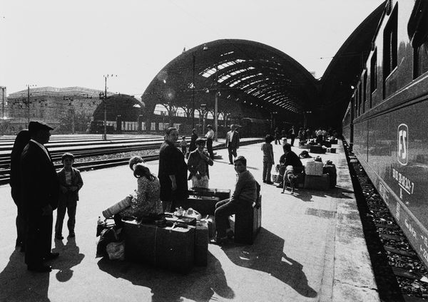 Mimmo Jodice : Senza titolo (Stazione)  - Asta Fotografia: Under 1K - Associazione Nazionale - Case d'Asta italiane