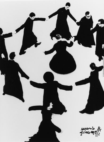 Mario Giacomelli : Io non ho mani che mi accarezzano il volto  - Asta Fotografia: Under 1K - Associazione Nazionale - Case d'Asta italiane