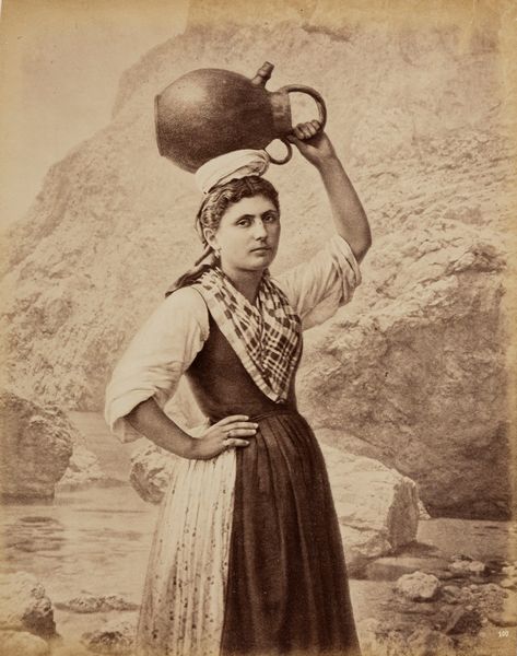 Carlo Naya, Attribuito a : Young Peasant Girl going to Fountain, Capri  - Asta Fotografia: Under 1K - Associazione Nazionale - Case d'Asta italiane