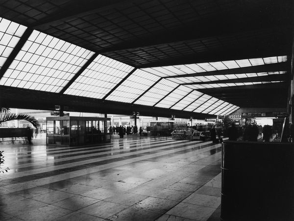 GABRIELE BASILICO : Firenze, Stazione di Santa Maria Novella  - Asta Fotografia: Under 1K - Associazione Nazionale - Case d'Asta italiane