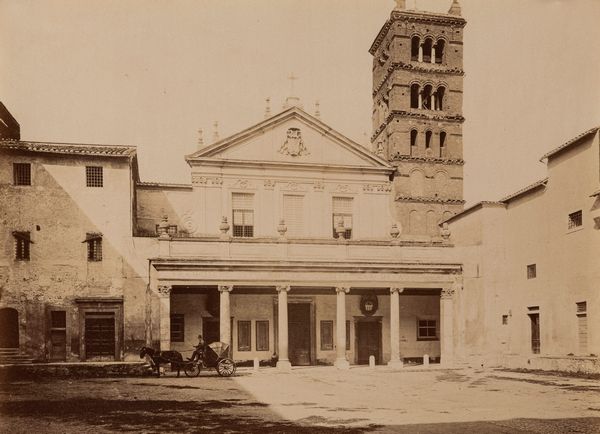 Gustave Eugène Chauffourier, Attribuito a : Facciata della Chiesa di S. Cecilia in Trastevere  - Asta Fotografia: Under 1K - Associazione Nazionale - Case d'Asta italiane